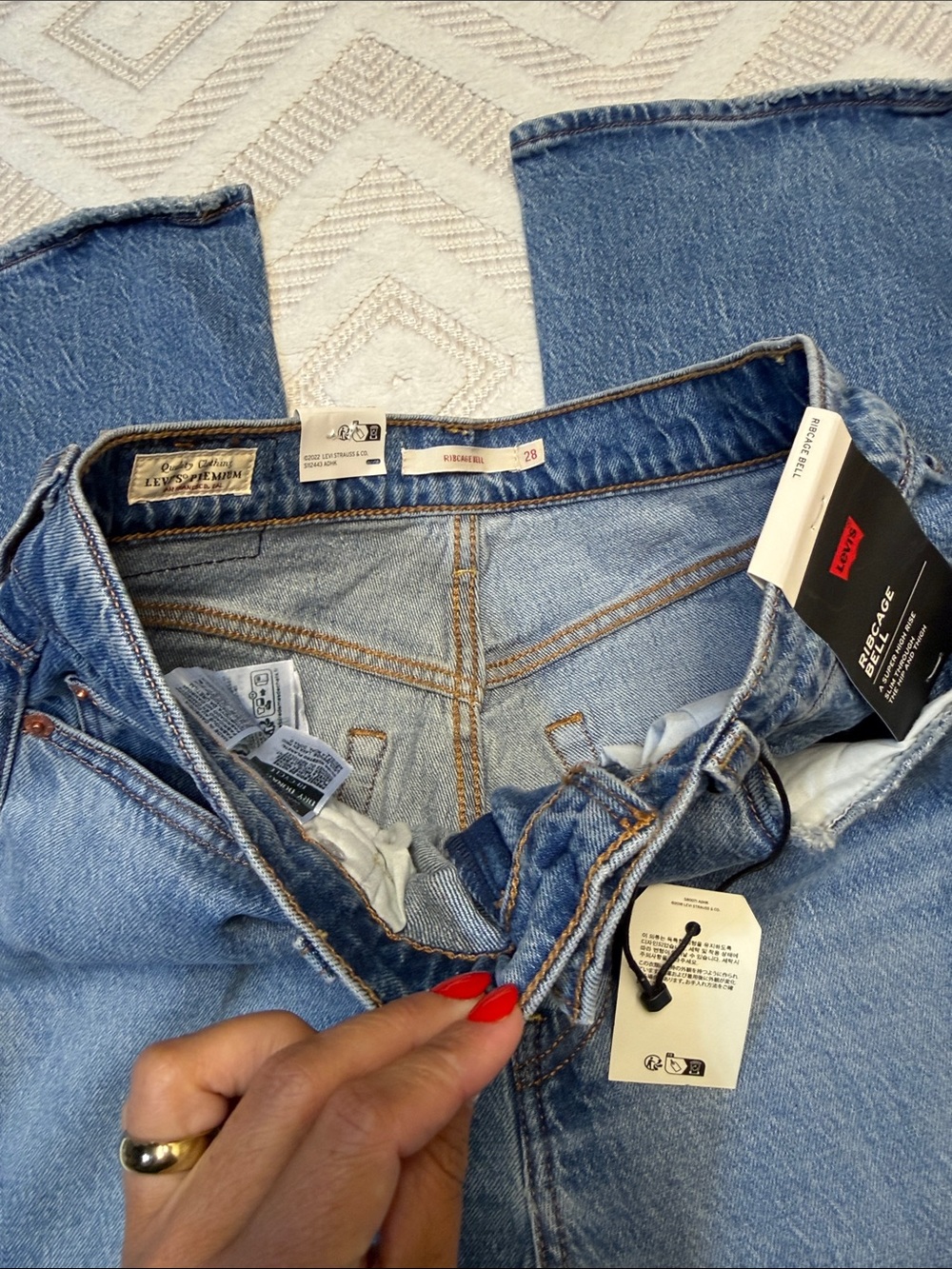 LEVIS - Ribcage Bell Jean - Picture 5 of 6